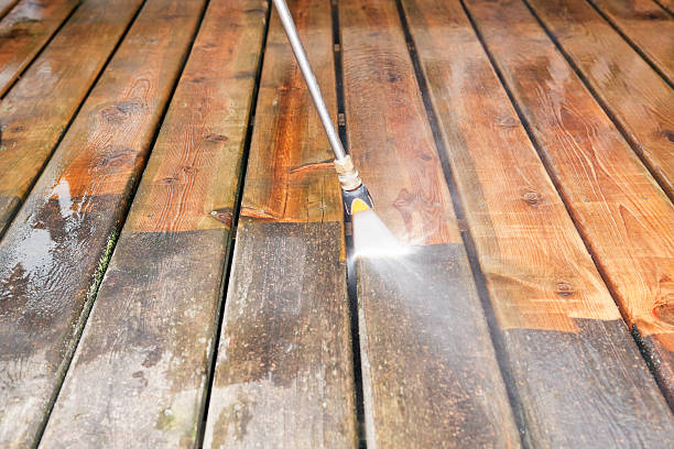 Best Deck Pressure Washing  in Mounds View, MN